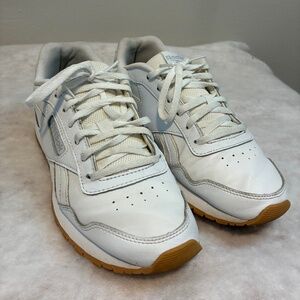 Reebok classic low-top, white leather athletic sneaker, Women’s Size 7.5